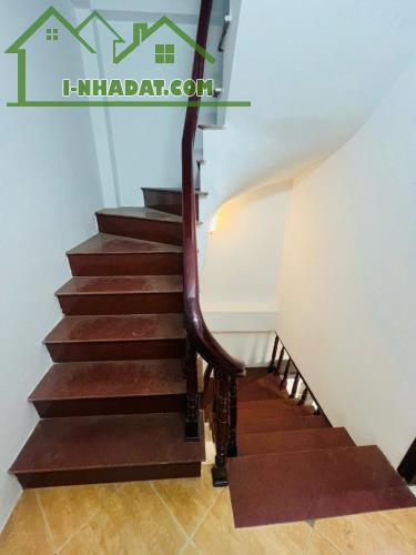Bán nhà phố Đại La - gần trường ĐH Kinh tế ,dân trí cao , dt 36M giá 7.2 tỷ SĐ nở hậu - 1