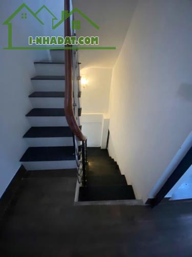 Bán nhà 4T Kinh Doanh , mặt phố  Bồ Đề DT25m giá nhỉnh 6 tỷ