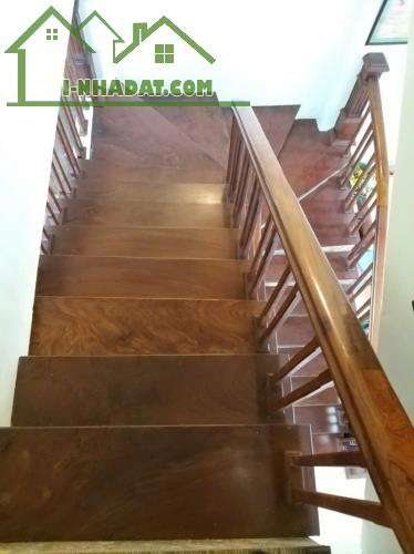 Bán nhà Hồng Tiến,Long Biên 4 tầng,55m,mt5m oto vào nhà nhỉnh 12 tỷ - 5