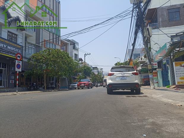 Bán đất 3 mặt tiền Lê Thước, Sơn Trà, 90m2 chỉ 10 tỷ
