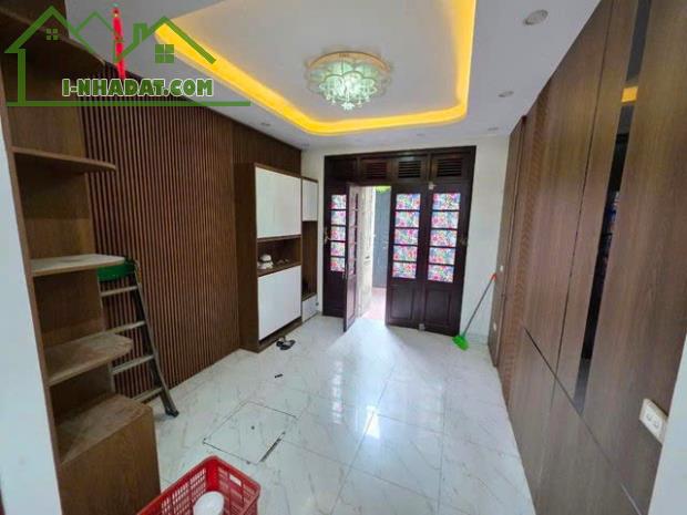 BÁN NHÀ PHỐ TRUNG KÍNH  CẦU GIẤY  50m2  5T  DÒNG TIỀN ỔN ĐỊNH GIÁ CHỈ 12,9 TỶ