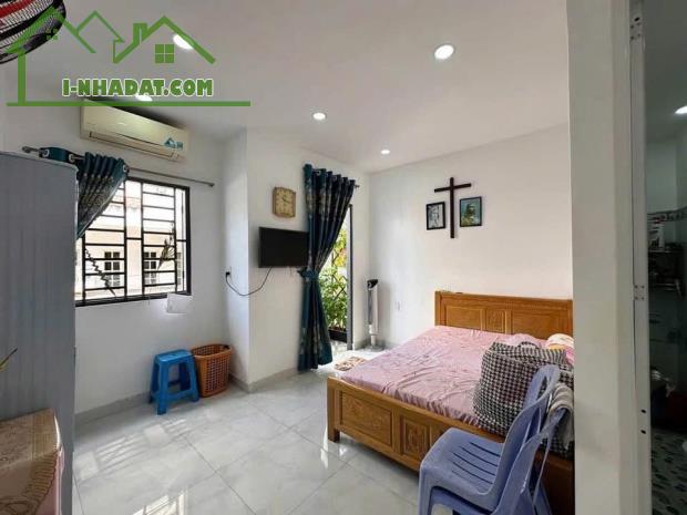 BÁN GẤP ! Lê Văn Lương Q7 - Hẻm 1 trục - 4PN - thuê 13tr/th - 3T5 TL