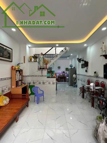 BÁN GẤP ! Lê Văn Lương Q7 - Hẻm 1 trục - 4PN - thuê 13tr/th - 3T5 TL - 2