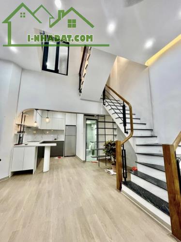Chính chủ bán nhà Văn Hương 20m2 x 5 tầng, ngõ to rộng thoáng, cực gần phố giá nhỉnh 3 tỷ