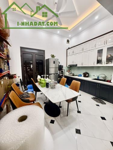 NHÀ ĐẸP- NHIỀU LỘC- THOÁNG TRƯỚC SAU-THANH NHÀN, HAI BÀ TRƯNG- FULL NỘI THẤT-61 m- MT 4.8m
