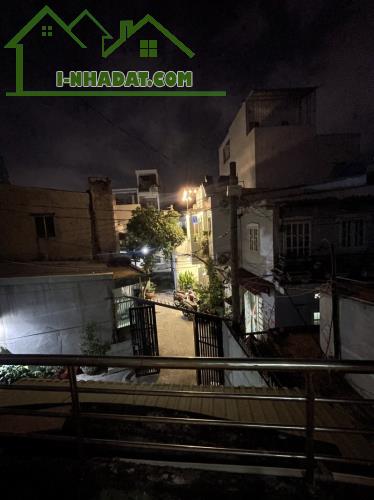 65M2 NỞ HẬU PHẠM VĂN CHIÊU-GÒ VẤP SÂN CHUNG 40m2 GIÁ CHỈ 4.7 TỶ CÁCH10m HẺM Ô TÔ - 3