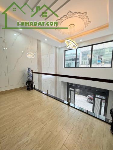 SIÊU PHẨM CỰC ĐẸP FULL NỘI THẤT XỊN XÒ-TRƯỜNG CHINH TÂN BÌNH-5 TẦNG-XE HƠI NGỦ TRONG NHÀ - 4