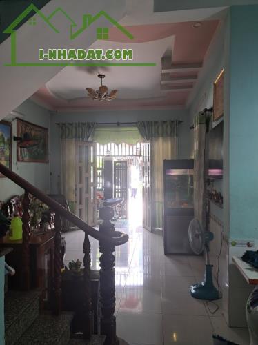 Bán nhà 1 Trệt 1 Lầu Dĩ An, đường 2 làn xe hơi, gần Ngã bốn Chiêu Liêu - 1
