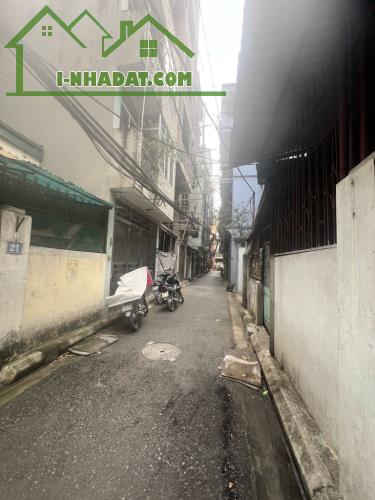 Bán nhà c4 trung tâm Việt Hưng 48m x 4m oto thông, hơn 8 tỷ còn tl. LH 0936123469