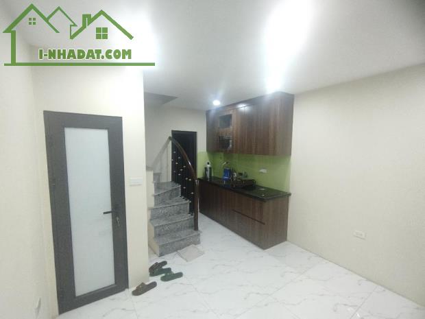 Bán nhà phố Lê Văn Hưu, Hai Bà Trưng, 20m2 x 4 tầng, ô tô đỗ cách 15m, 6 tỷ 100 triệu! - 3