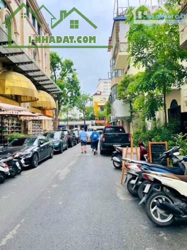 Bán nhà phân lô Trần Thái Tông Cầu Giấy khu văn phòng, 149m2 sổ đỏ, ô tô 2 chiều, 51 tỷ - 1