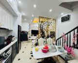 NHÀ VIP- HIẾM- HOÀNG HOA THÁM THÔNG ĐỘI CẤN (8t)