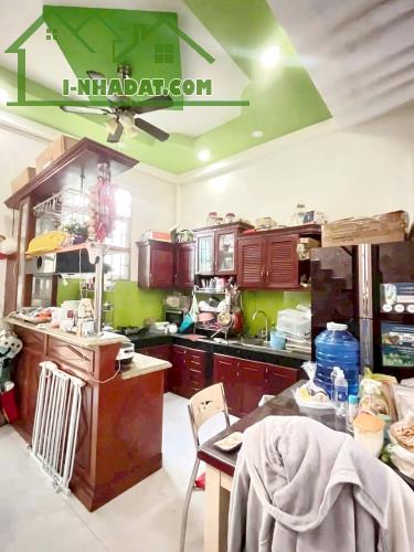 Cho thuê nhà 2 lầu hẻm Tám Danh Phường 4 Quận 8 - 2