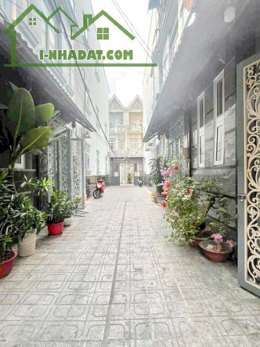 Cho thuê nhà 2 lầu hẻm Tám Danh Phường 4 Quận 8 - 3