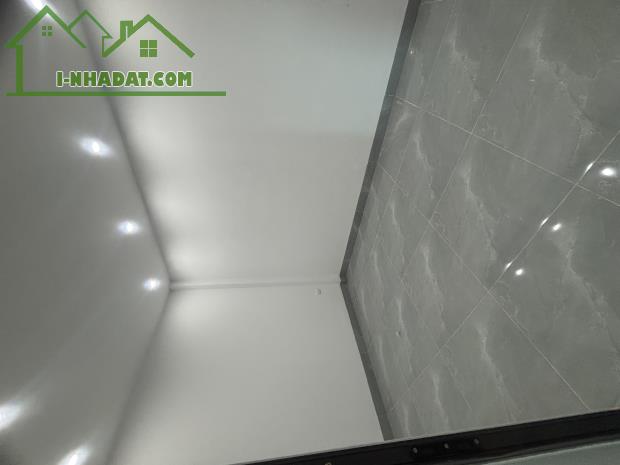 Bán nhà 3 tầng thơm mùi sơn phường ĐÔNG SƠN giá chỉ 3tỷ4x - 3