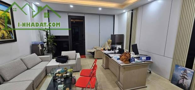VĂN KHÊ_HÀ ĐÔNG_Ô TÔ TRÁNH_VỈA HÈ KINH DOANH SẦM UẤT_Ô CHỜ THANG MÁY. Dt: 83m_5t_mt 5m_18