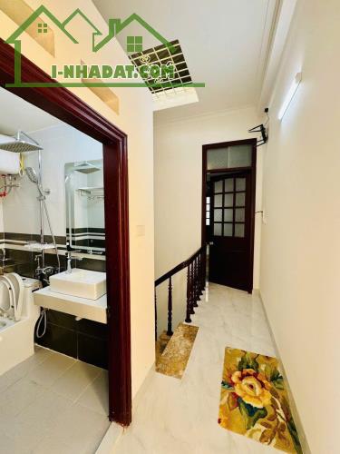 Cho thuê nhà nguyên căn ngõ 1 Bùi Xương Trạch 5 tầng x 35m2, 5 ngủ, 12.5 triệu - 4