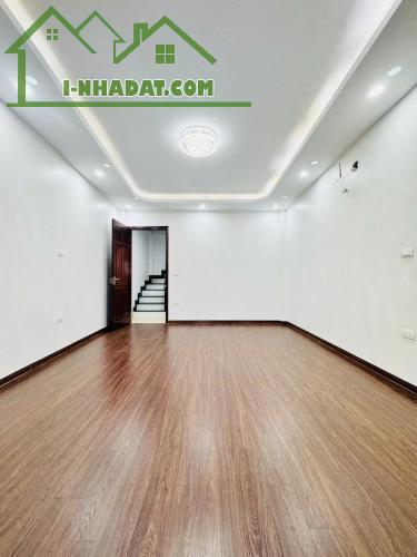 GẦN PHỐ, LÔ GÓC phố Trần Đại Nghĩa - Hai Bà Trưng 42m2 x 5 tầng, mặt tiền 4m, chỉ 10 tỷ. - 4