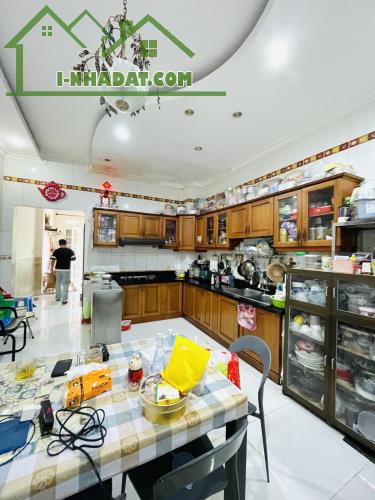 Bán nhà mặt tiền Q8 dưới 10 tỷ, Tạ Quang Bửu P5 Q8, 4 tầng đúc 5PN 4WC khu phân lô, TL - 3