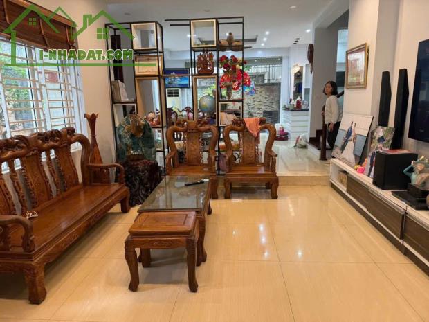 [GẤP] Bán nhanh BT bán đảo Linh Đàm view hồ lộng gió 200 m2 sổ đỏ giá rẻ 46 tỷ - 1