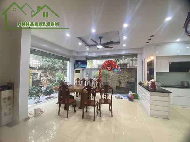 BIỆT THỰ KĐT VIỆT HƯNG, 3 MẶT VƯỜN HOA, GARA Ô TÔ, MẶT PHỐ KINH DOANH, GẦN CV LONG BIÊN