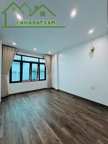 BÁN NHÀ TÔN ĐỨC THẮNG, THÔNG THOÁNG - Ô TÔ ĐỖ SÁT NHÀ. - 3