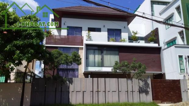 *Bán nhà 3 Tầng, đường Hải Hồ, gần chợ Đống Đa, dt 152m2 (10.4x14.6), giá 17 Tỷ