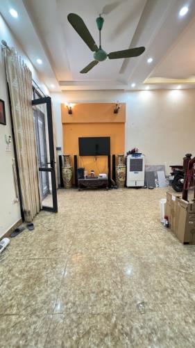 Bán nhà mặt phố Hoàng Hoa Thám, 125m MT siêu đẹp, giá chỉ 44 tỷ - 2