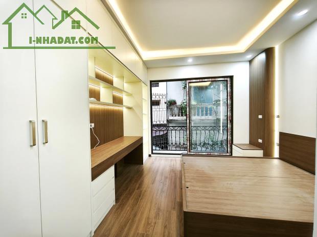 HOT!Lạc Long Quân,VF3 Đỗ Cửa,Thang máy,DT: 54m2 x 5Tầng,MT: 3.9m,Giá: 13.2 tỷ Cầu Giấy - 1