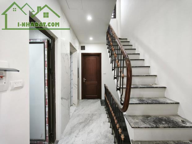 HOT!Lạc Long Quân,VF3 Đỗ Cửa,Thang máy,DT: 54m2 x 5Tầng,MT: 3.9m,Giá: 13.2 tỷ Cầu Giấy - 3