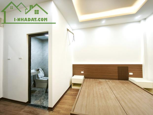 HOT!Lạc Long Quân,VF3 Đỗ Cửa,Thang máy,DT: 54m2 x 5Tầng,MT: 3.9m,Giá: 13.2 tỷ Cầu Giấy - 4