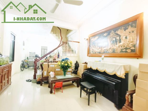Bán nhà phố Nguyễn Phong Sắc, Cầu Giấy 60m2, 3 thoáng, 4T, mặt tiền 4.4m Gara ô tô
