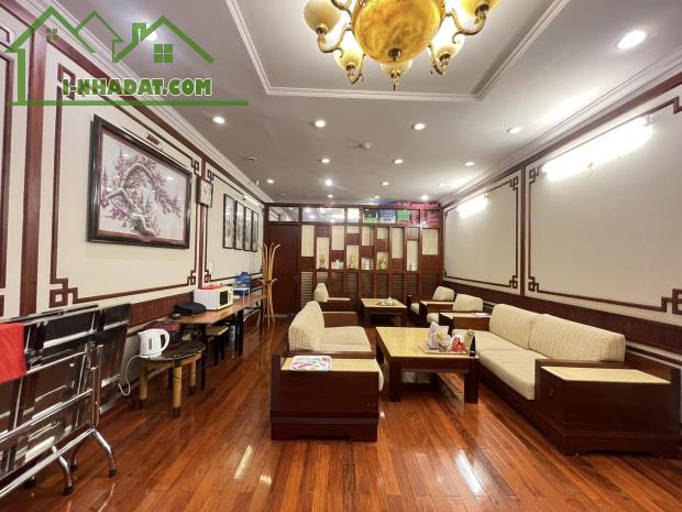 Mặt phố VIp, cực  hiếm  nhà  bán, lô  góc, mặt  tiền  hoa  hậu  Lý  Nam  Đế  50 tỷ
