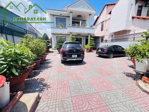 BIỆT THỰ MẶT TIỀN TRƯƠNG VĂN THÀNH, DT 415M²(NGANG 13M), KINH DOANH ĐỈNH - 1