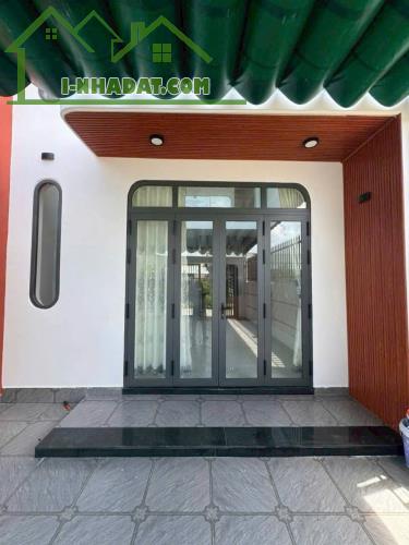 BÁN NHÀ NGAY KV4 THỊ TRẤN ĐỨC HÒA DT 5X23 GIẢM 100TR CHỐT 2TY250 SHR ĐẤT ODT. LH - 2