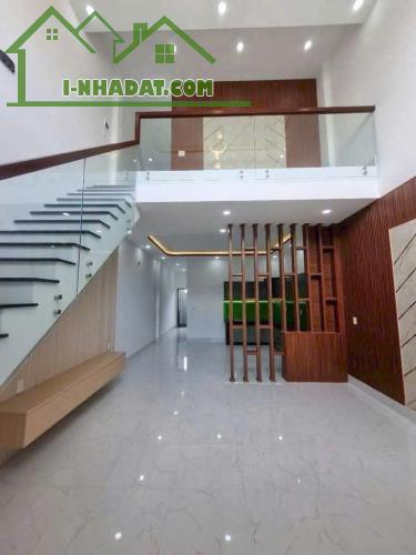 BÁN NHÀ NGAY KV4 THỊ TRẤN ĐỨC HÒA DT 5X23 GIẢM 100TR CHỐT 2TY250 SHR ĐẤT ODT. LH - 3