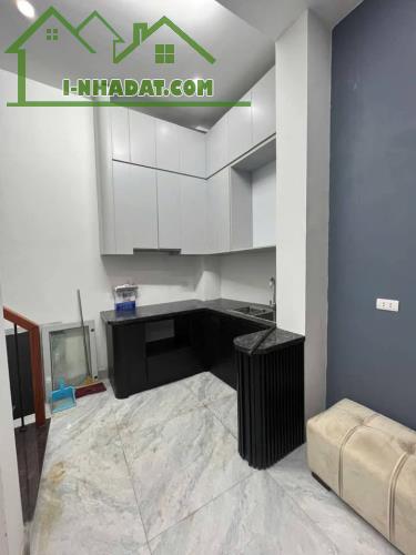 Bán nhà ngõ 161C  Đại La. Hai Bà Trưng DT38m x4. MT6m Giá 7.35 tỷ. - 2
