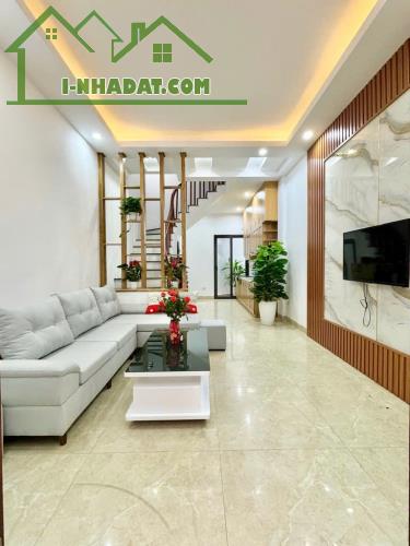 Bán nhà phố Phan Đình Giót -Phương liệt ,DT:45m2 ,Giá Nhỉnh 6tỷ ,  oto gần