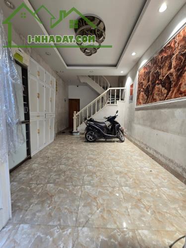 MẶT NGÕ TRƯƠNG ĐỊNH - 10M RA PHỐ - ÔTÔ ĐỖ CỬA, VÀO NHÀ - GIÁ 14 TỶ - 2
