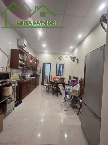 BÁN NHÀ ĐÔNG QUAN, CẦU GIẤY, SIÊU HIẾM, NHÀ DÂN XÂY CHẮC CHẮN, ĐƯỜNG TRƯỚC NHÀ RỘNG Ô TÔ - 1