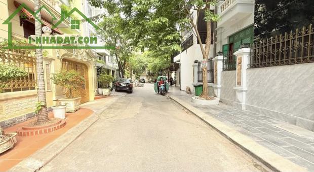 CHÍNH CHỦ BÁN NHÀ PHÂN LÔ CẦU GIẤY– Ô TÔ VÀO NHÀ– 6 TẦNG THANG MÁY– 50M2 – GIÁ 15 TỶ HƠN