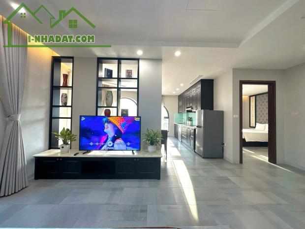 Bán siêu phẩm dòng tiền gần 3 tỷ/năm quận Cầu Giấy 140m2x8T MT9m có hầm giá 44.5 tỷ
