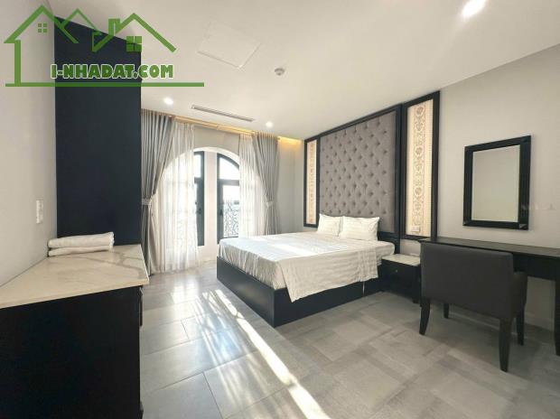 Bán siêu phẩm dòng tiền gần 3 tỷ/năm quận Cầu Giấy 140m2x8T MT9m có hầm giá 44.5 tỷ - 1