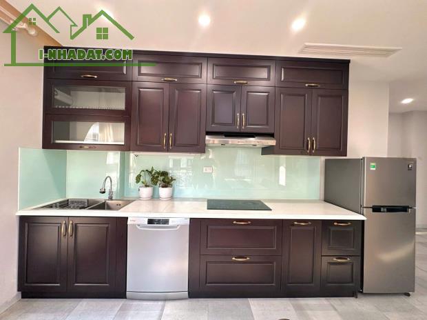 Bán siêu phẩm dòng tiền gần 3 tỷ/năm quận Cầu Giấy 140m2x8T MT9m có hầm giá 44.5 tỷ - 2