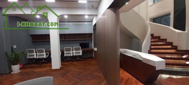 BÁN NHÀ TRUNG KÍNH – PHÂN LÔ Ô TÔ TRÁNH – FULL NỘI THẤT GỖ HƯƠNG – GIÁ ĐẸP - 2