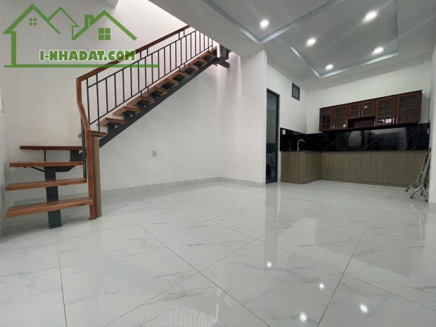 Nhà hẻm 2/4 phường vạn thạnh . Cạnh ngân hàng BIDV , khúc giao Trần Qúy Cáp giá 2 tỷ 450