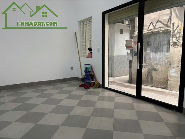Cho thuê nhà ngõ Bà Triệu, Hai Bà Trưng 3 tầng x 35m2, 2 ngủ, 2 vệ sinh, 13 Triệu/th