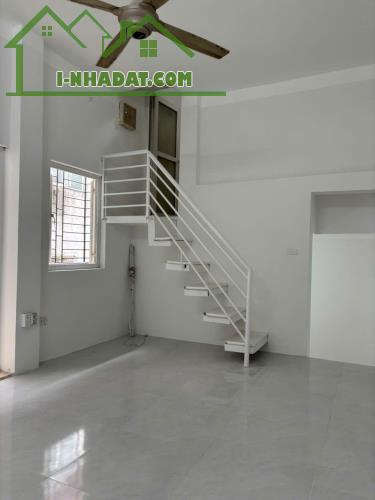 Cho thuê nhà ngõ Bà Triệu, Hai Bà Trưng 3 tầng x 35m2, 2 ngủ, 2 vệ sinh, 13 Triệu/th - 2