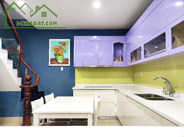 BÁN NHÀ XINH LÔ GÓC, HẺM Ô TÔ 3m THÔNG,  NGAY PHỐ ẨM THỰC NGUYỄN CẢNH CHÂN Q1 - 6x11m, GIÁ - 2
