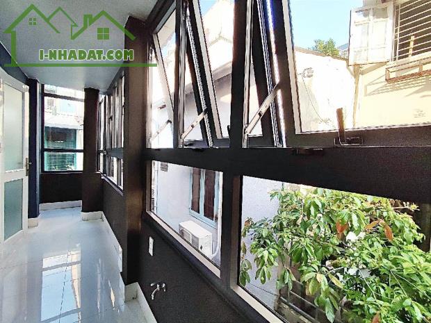 BÁN NHÀ XINH LÔ GÓC, HẺM Ô TÔ 3m THÔNG,  NGAY PHỐ ẨM THỰC NGUYỄN CẢNH CHÂN Q1 - 6x11m, GIÁ - 3